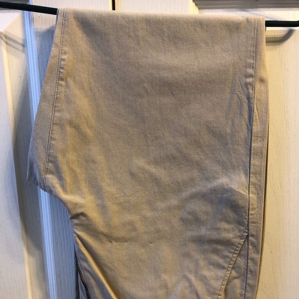 Banana Republic Casual Pants. Like Linen.
